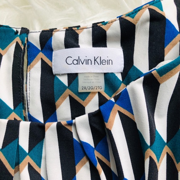 CALVIN KLEIN Plus Sz Abstract Matte Jersey Top - Picture 4 of 8